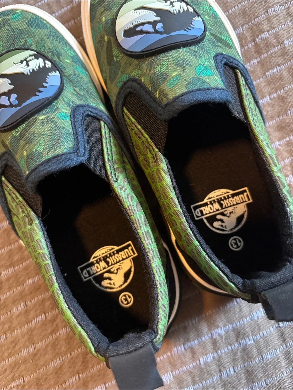 Ground Up Jurassic World Boys Dinosaur Slip On Sneakers Green Camo Size 13